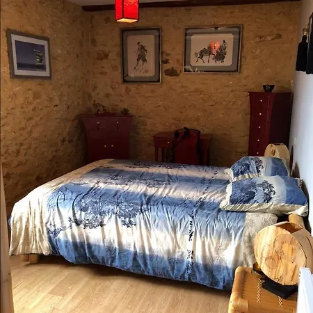 La Grange De Langlade Bed & Breakfast *